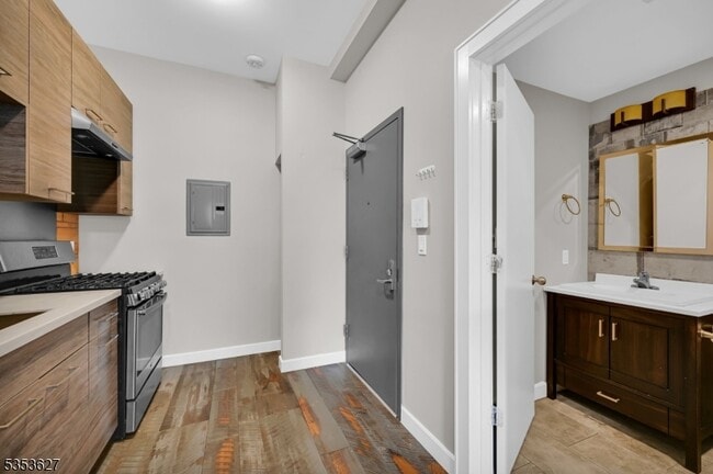 180 Spring St Unit 203