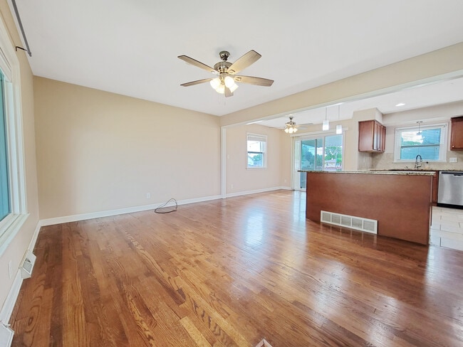 Photo - 1903 18th Ave