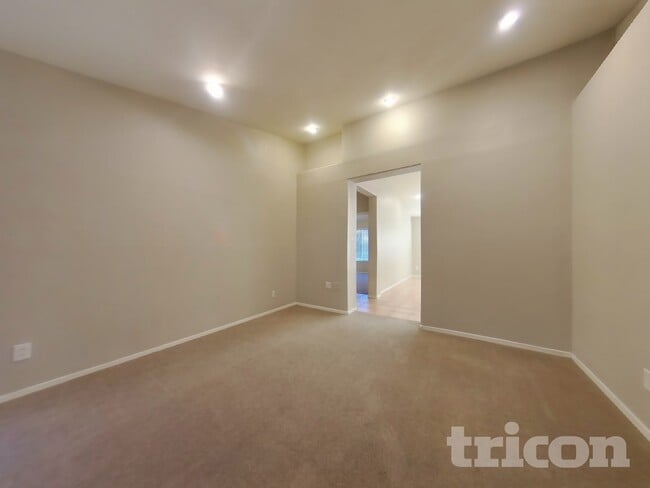 Photo - 1411 W Villa Theresa Dr