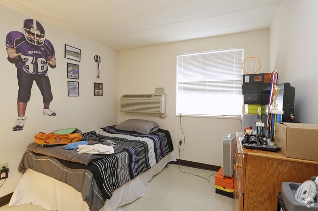 2BR,1BA-807 SF