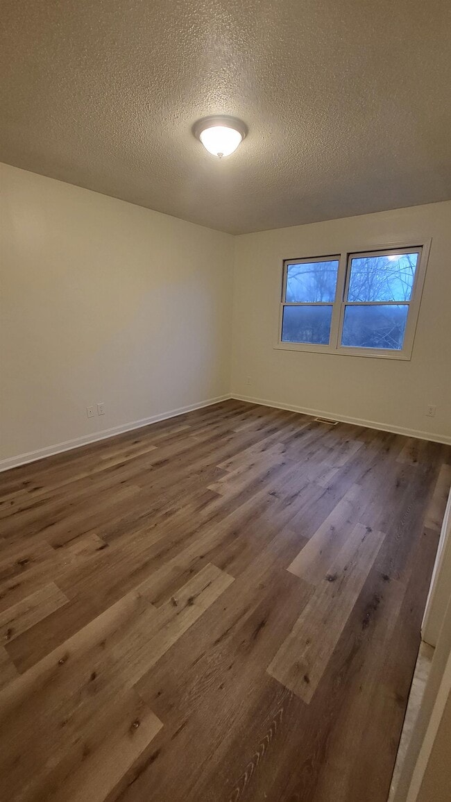 Photo - 6481 Goodrich Rd