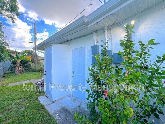 Photo - 3026 2nd St