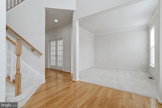 Photo - 9800 Traver St