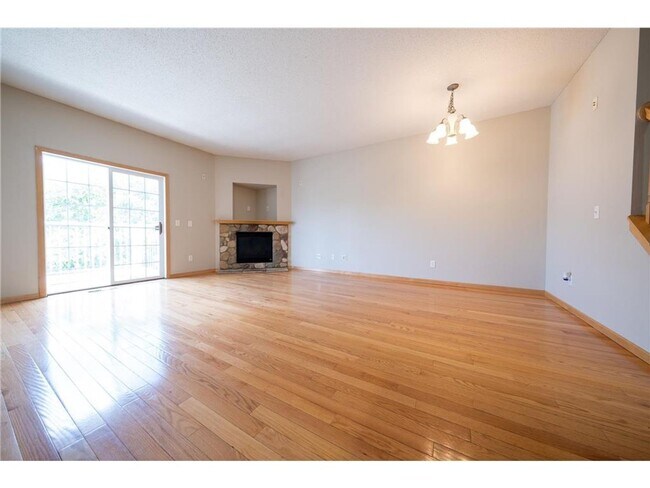 Photo - Spacious *3Bed*2Bath townhome Cottage Grove Available Sept 1.