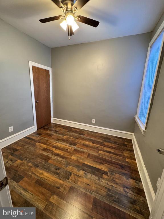 Photo - 1908 W Somerset St