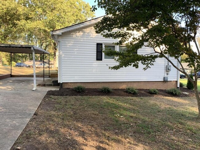 115 Carole Dr