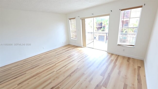 Building Photo - 650 Tennis Club Dr Unit 308