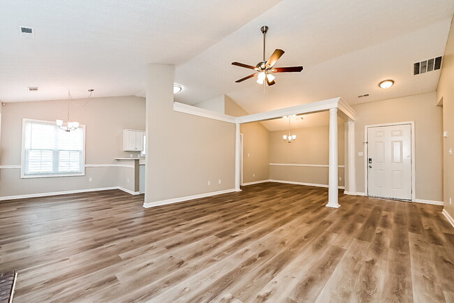 Photo - 125 Gingerbread Pl