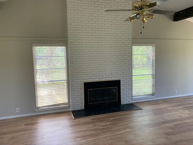 Photo - 29229 Sheffield Rd