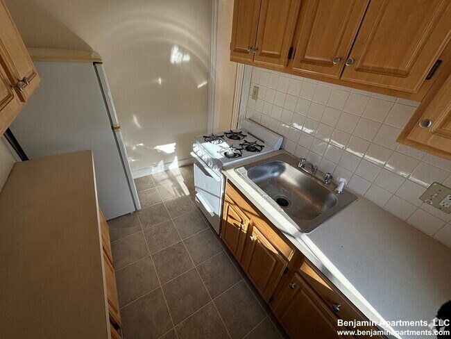 Building Photo - 1124 Commonwealth Ave Unit 49 Rental