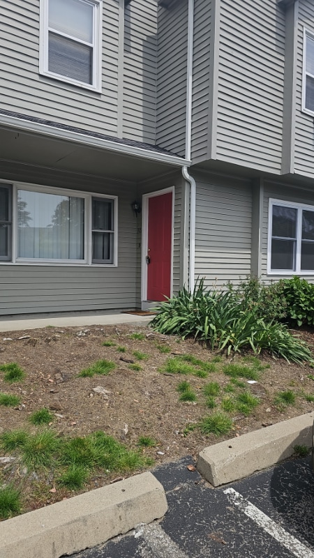 Photo - 10 East St Townhome