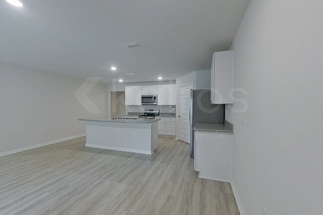 Photo - 4686 Malay Cir