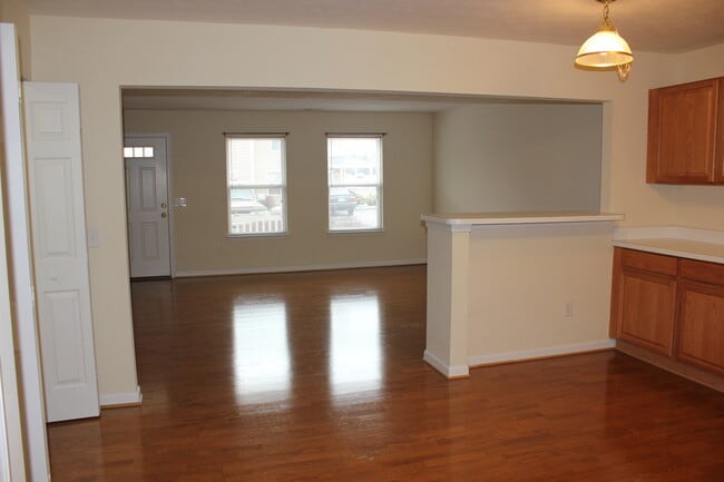 Photo - 3 Bedroom, 2.5 Bath Townhouse for Rent
