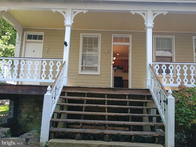 Photo - 91 N Main St