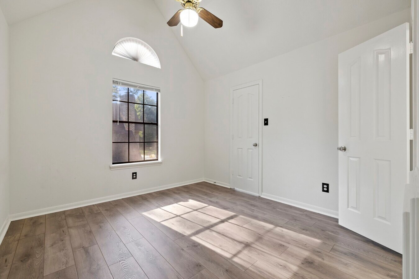 Photo - 2807 4 Pines Dr