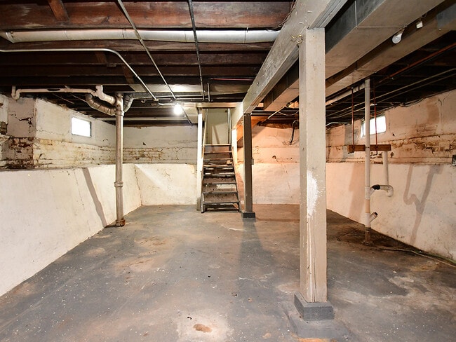 Photo - 2723 Newport Ave