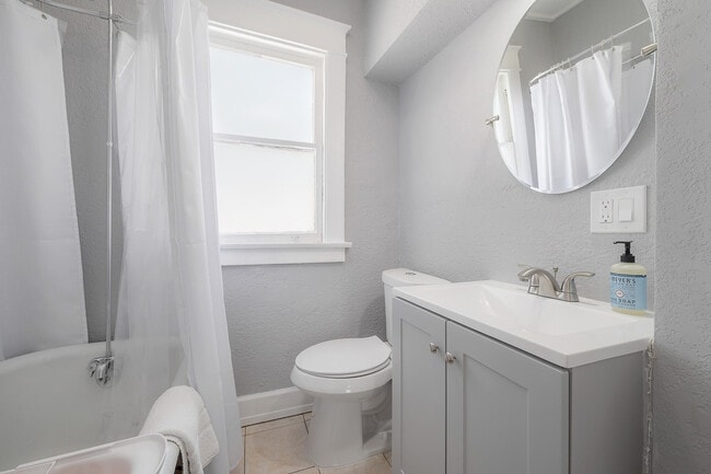 Photo - 517 W Idlewild Ave Unit ID1053146P