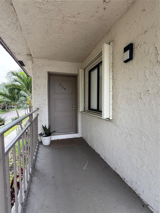 Photo - 16184 Laurel Dr Unit 204