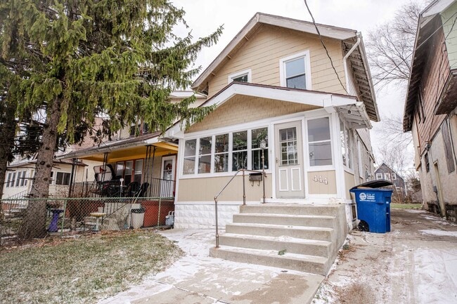 Photo - Cute three bedroom home in East Toledo!