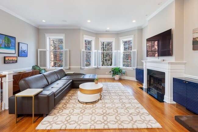 Photo - 2044 N Sheffield Ave Unit 3