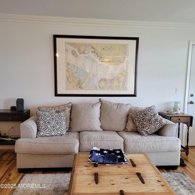 Photo - 107 Wharfside Dr