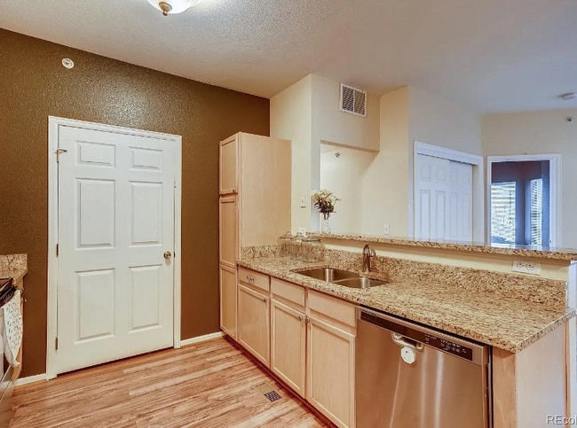 Kitchen - 2430 W 82nd Pl Unit #2B Weminster