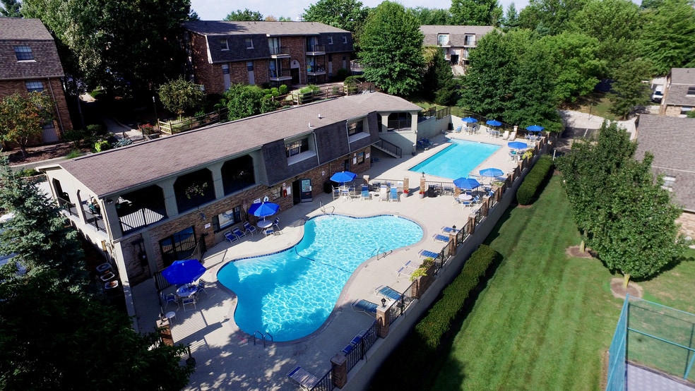 Gettysburg Square Apartments pool