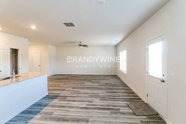 Photo - 151 Avondale Blvd SE