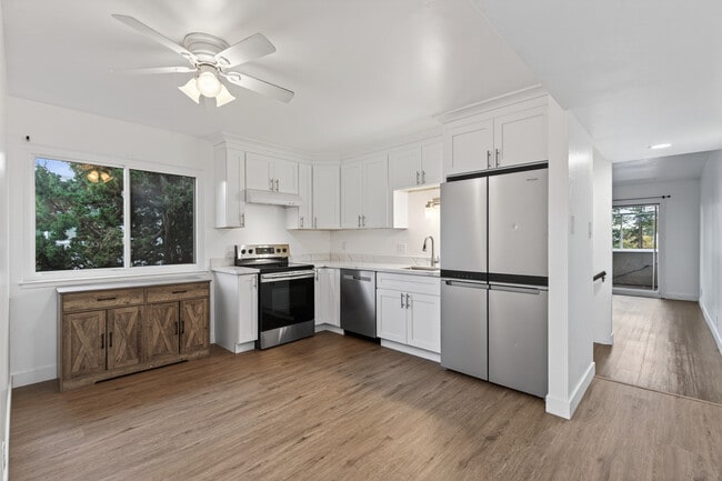 Photo - 3216 Delaware St