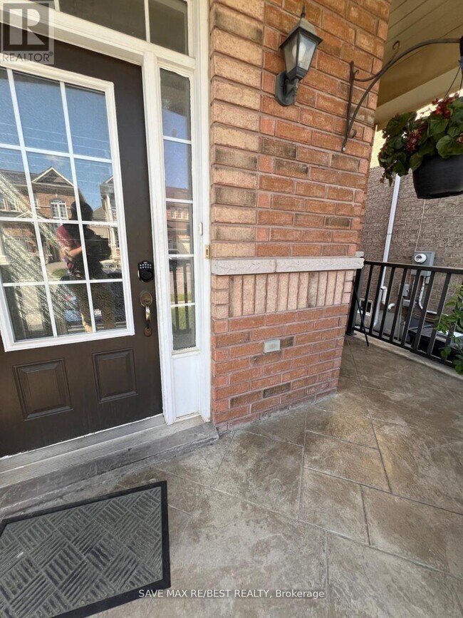 Photo - 70 Boundbrook Dr