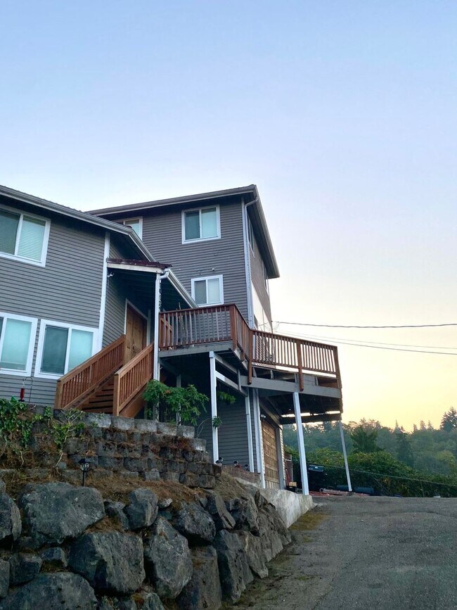 Photo - 3 bed/ 2 bath Two Story House overlooking Lake Washington, $3,175/mo