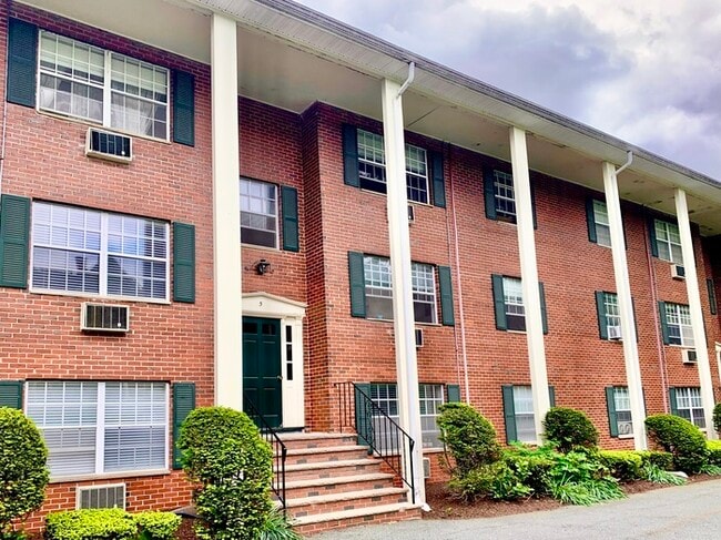 Building Photo - 1 Viking Ct