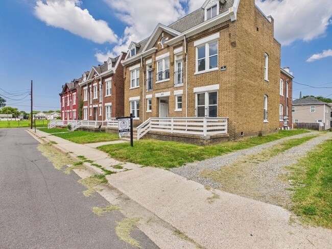 Building Photo - 204 Wellford St Unit Apartment A