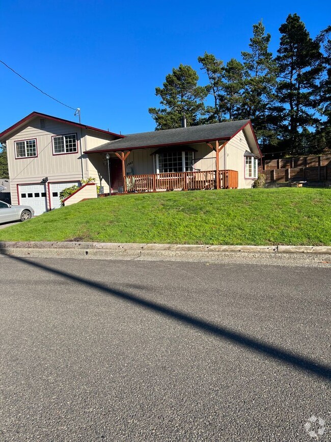 Building Photo - Beautiful North Bend home ready to rent!