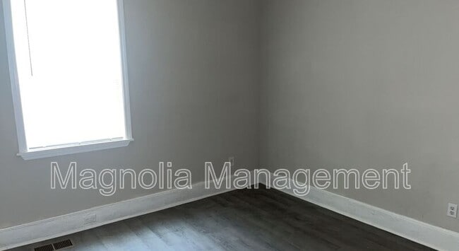 Photo - 216 Walnut St