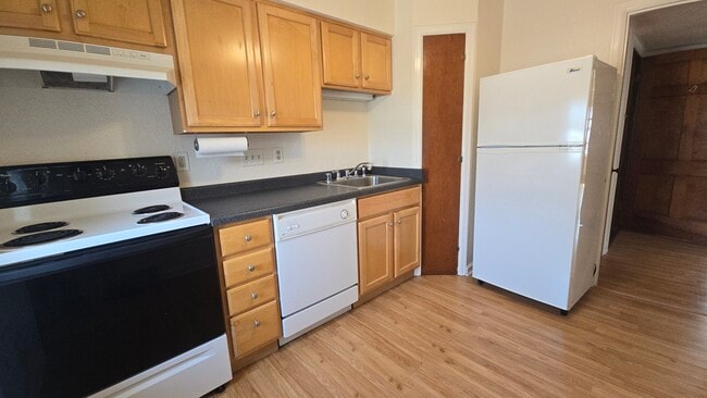 Photo - 2311 N 91st St Unidad 4