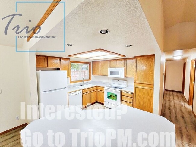 Photo - 3224 Downing St