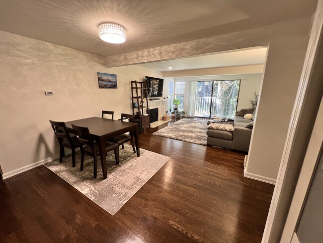 Building Photo - 3927 108th Ave NE Unit A102