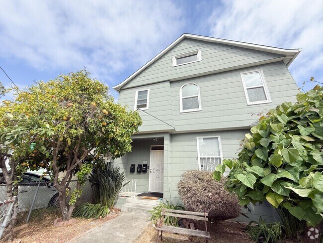 Building Photo - 2308-2310 26th Ave. Unit 2308 Rental