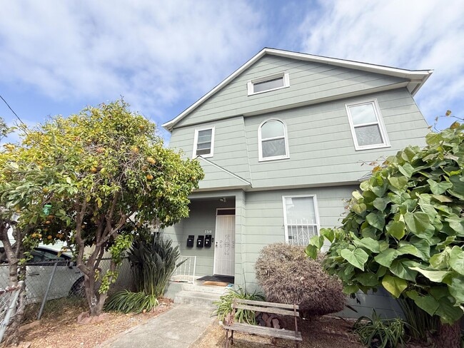 Building Photo - 2308-2310 26th Ave. Unit 2308 Rental