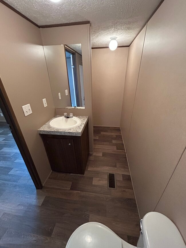 Photo - 1702 Mary St