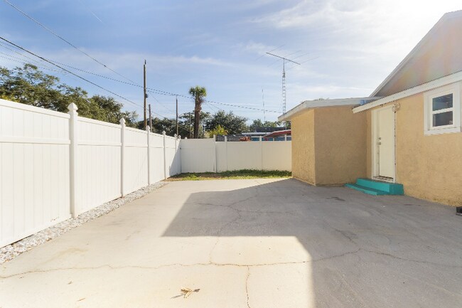 Photo - 3017 Freemont Terrace S