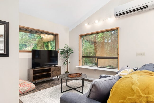 Photo - 901 Center St NE Unidad ID1036027P