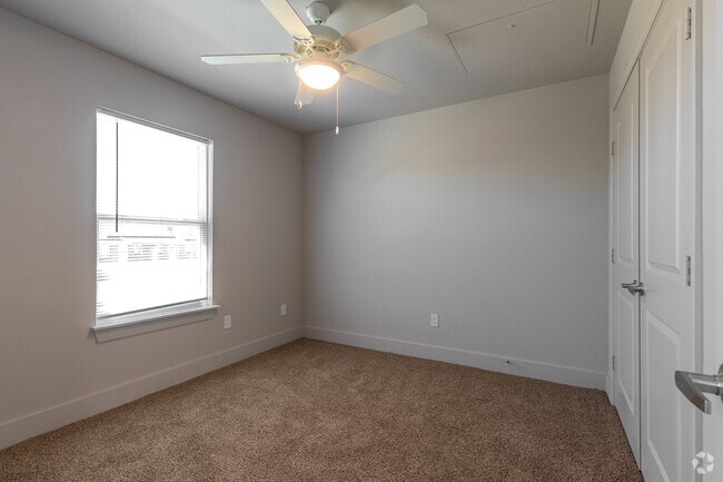 3BR, 2BA - 1,234SF - Main Bedroom