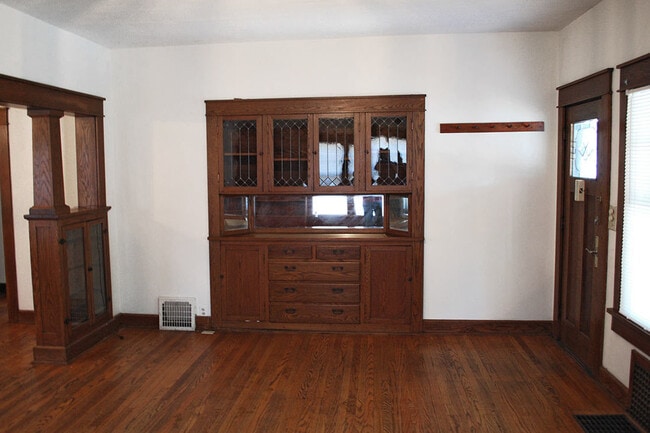 Photo - 3 Bed, 1 Bath House - "Stone's Throw"