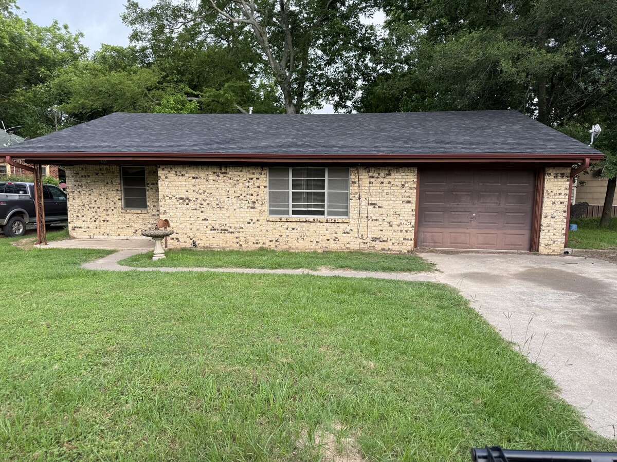 Photo - 503 Ravine St