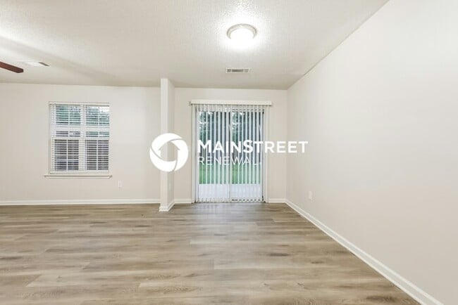 Photo - 3 Bedroom Pet-Friendly Home in Union City, GA with Main Street Renewal