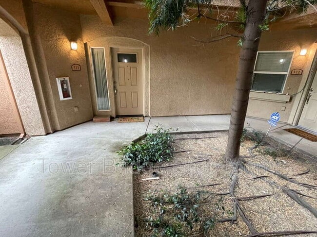 Photo - 1900 Danbrook Dr Unidad #111