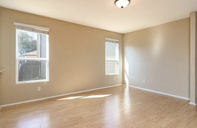 Living room - 714 Roping Star