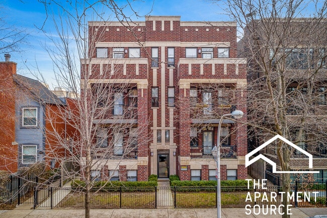 Building Photo - 3231 N Kenmore Ave Unit 3